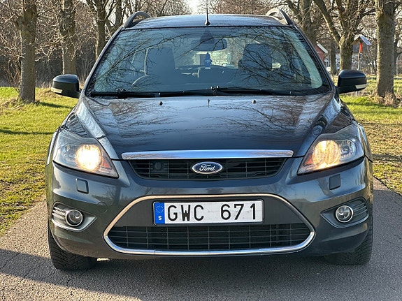 Ford Focus 2 of 16