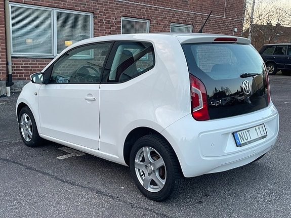 Volkswagen UP! 4 of 5