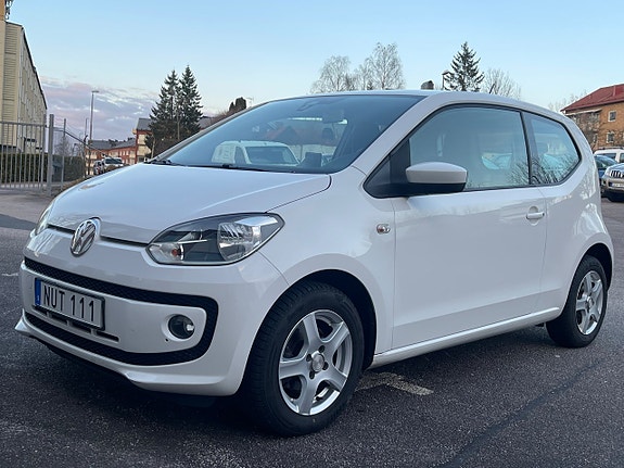 Volkswagen UP! 2 of 5