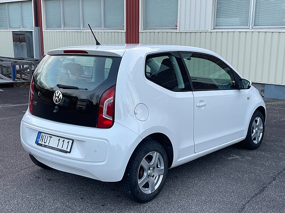 Volkswagen UP! 3 of 5