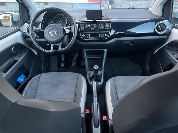 Volkswagen UP! 11 of 14