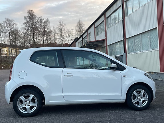 Volkswagen UP! 7 of 14