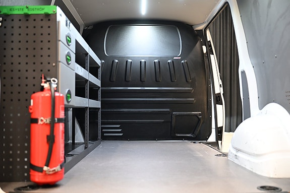 Volkswagen Transporter 6 of 29