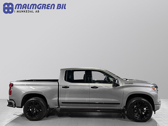 Chevrolet Silverado 1500 2 of 5