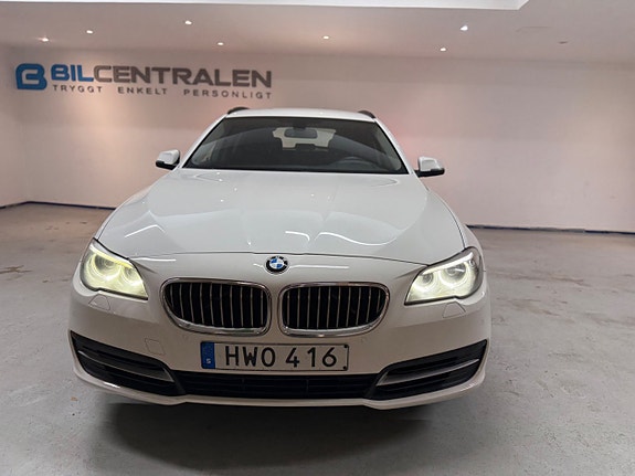 BMW 520d 2 of 5