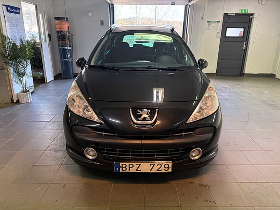 Peugeot 207 SW 12 of 13