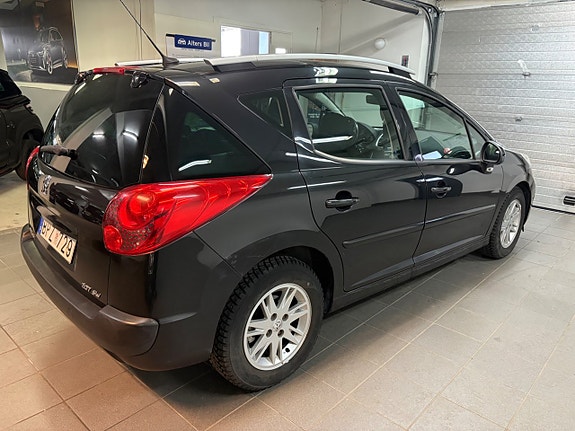 Peugeot 207 SW 2 of 5