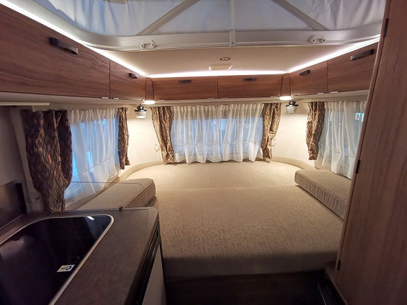 Eriba Touring 430 2 of 10