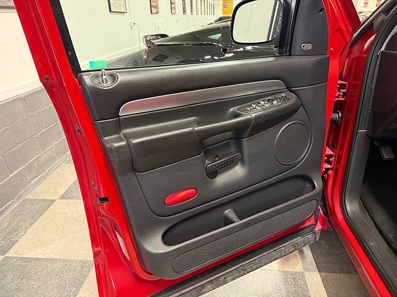 Dodge RAM SRT-10 19 of 24
