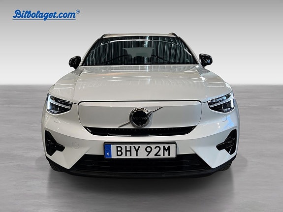 Volvo EX40 2 of 5