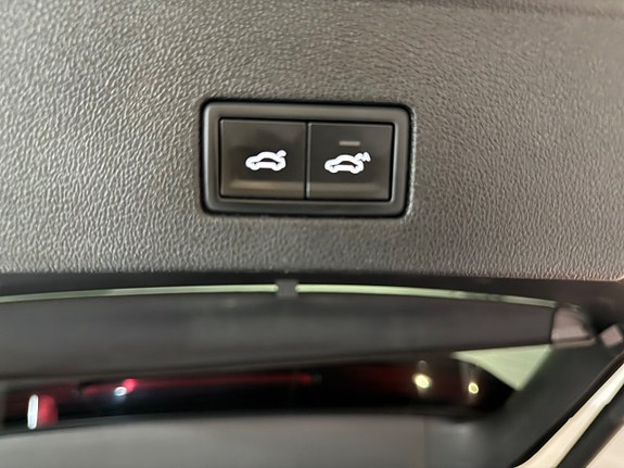 Volkswagen Touareg 18 of 18