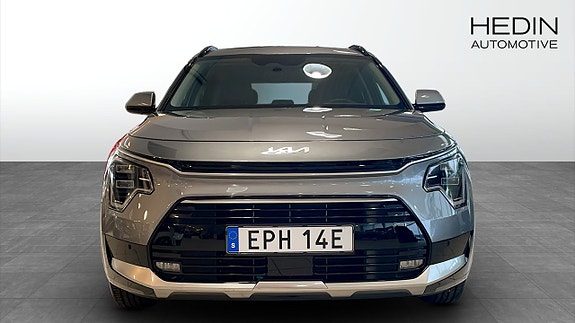 Kia Niro 2 of 12