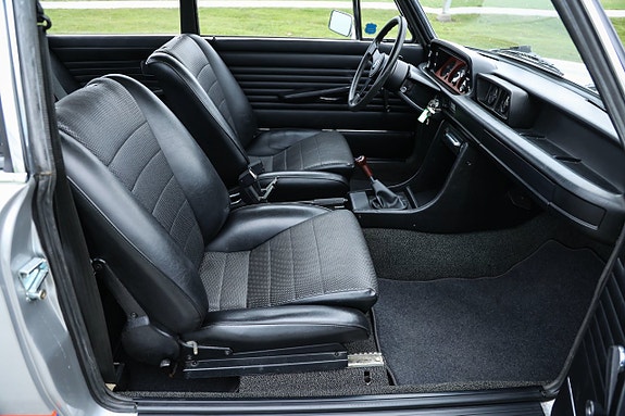 BMW 2002 16 of 20