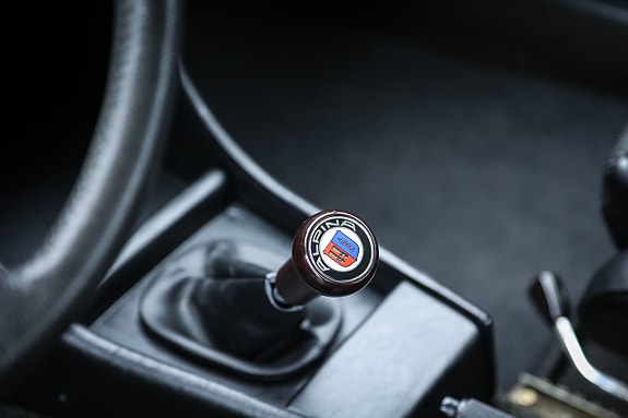 BMW 2002 18 of 20