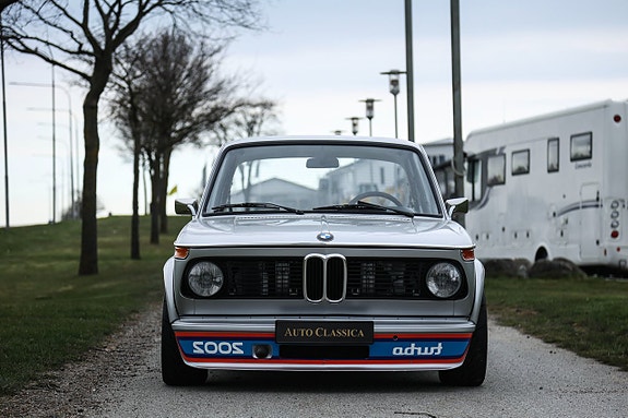 BMW 2002 3 of 5