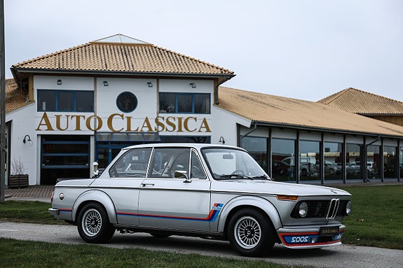 BMW 2002 2 of 5