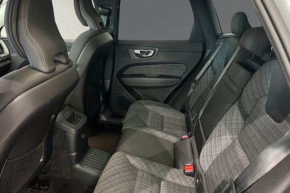 Volvo XC60 8 of 18