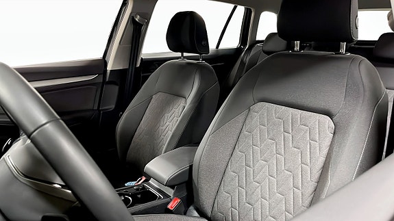 Volkswagen Golf VIII 8 of 14