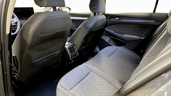 Volkswagen Golf VIII 11 of 14