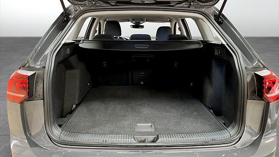 Volkswagen Golf VIII 12 of 14