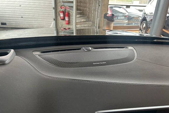 Volvo XC90 14 of 17