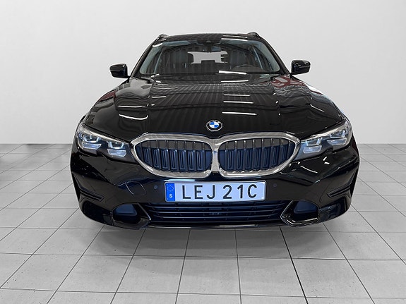 BMW 320d 2 of 30