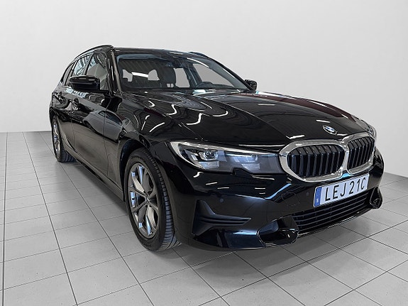 BMW 320d 3 of 30