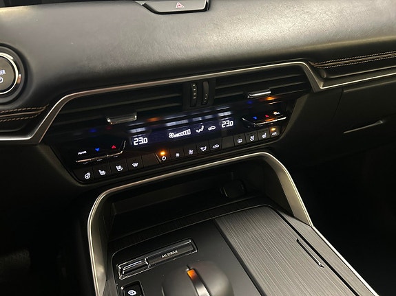 Mazda CX-60 8 of 9