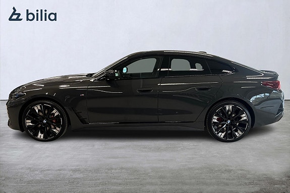 BMW i4 3 of 19