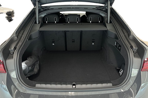 BMW i4 10 of 19