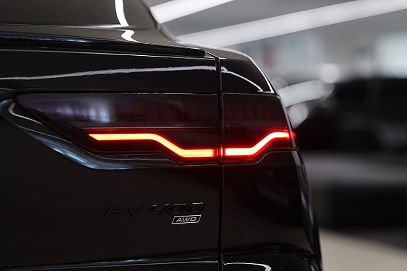Jaguar I-PACE 10 of 24