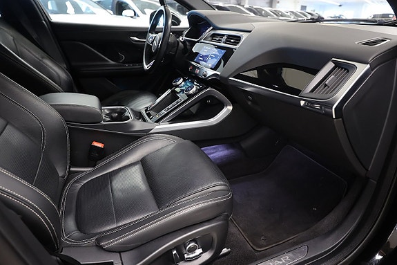 Jaguar I-PACE 17 of 24