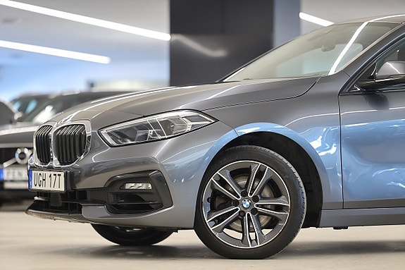 BMW 118i 4 of 19
