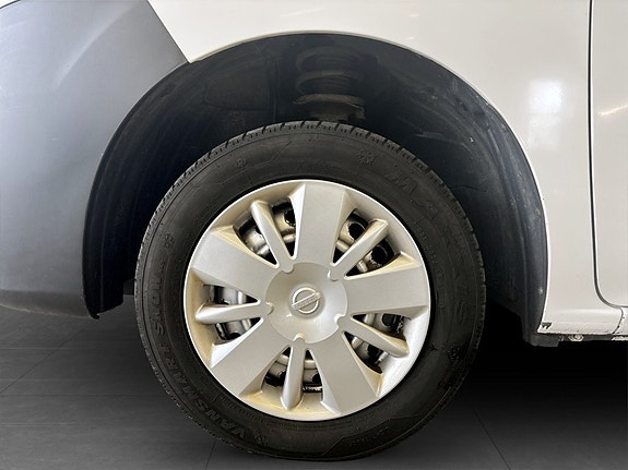 Nissan NV200 5 of 5
