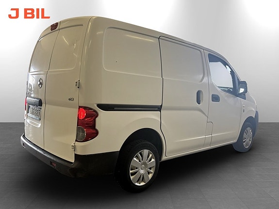 Nissan NV200 3 of 5