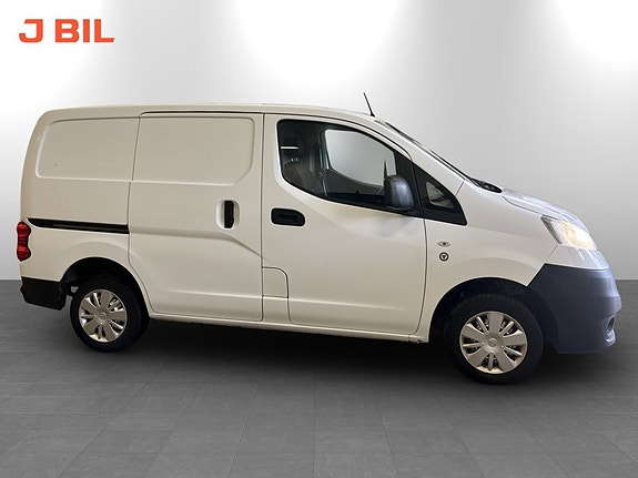 Nissan NV200 4 of 5