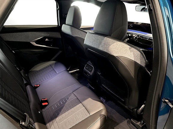 Peugeot e-3008 12 of 15