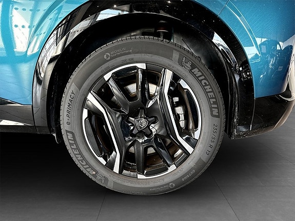Peugeot e-3008 14 of 15