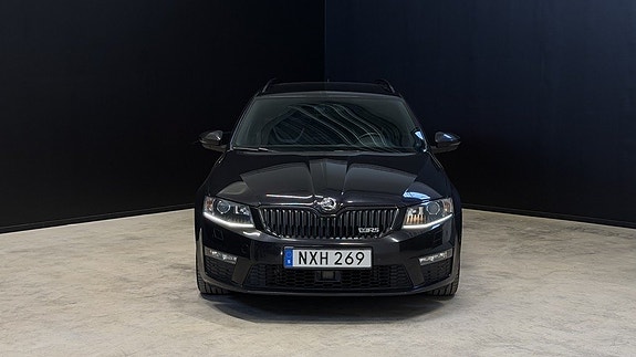 Skoda Octavia 2 of 5