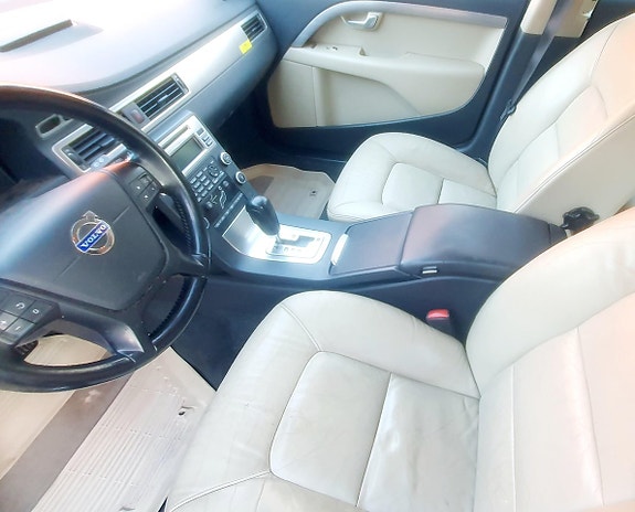 Volvo V70 20 of 23