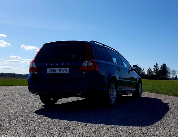 Volvo V70 11 of 23