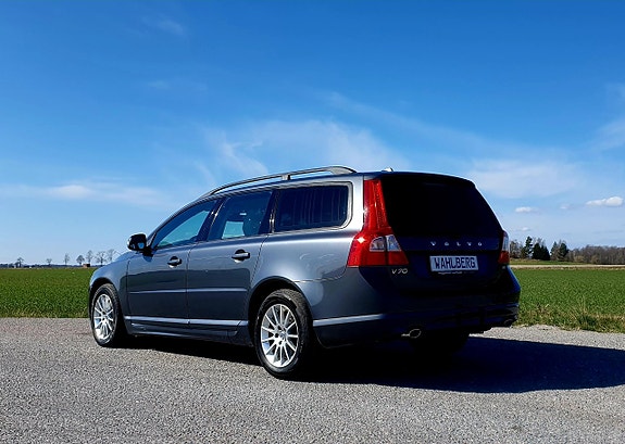 Volvo V70 9 of 23