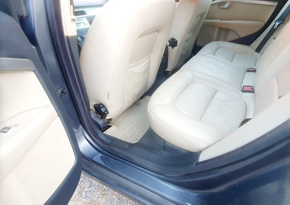 Volvo V70 21 of 23