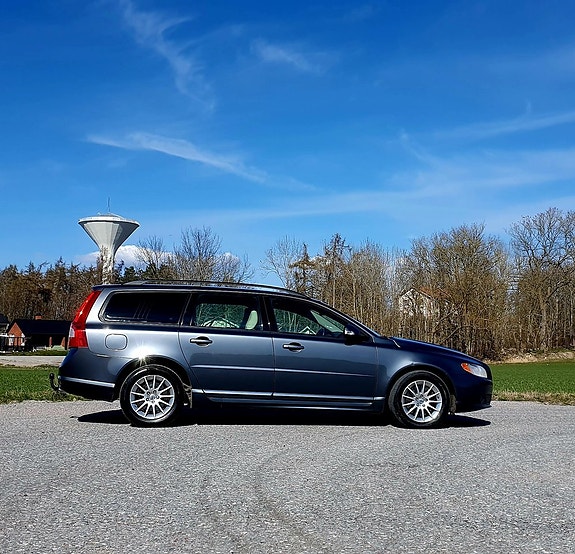 Volvo V70 15 of 23