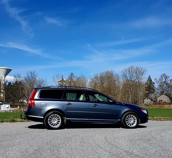 Volvo V70 16 of 23