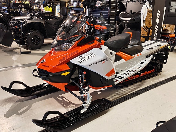 Ski-Doo Backcountry Xrs 154 850 E-tec VIP Extrakylare med fläkt 2 of 5