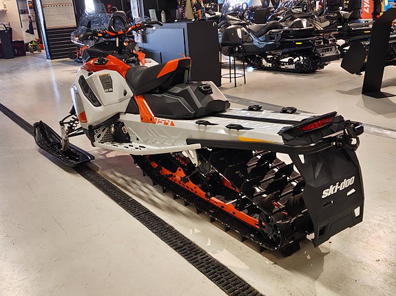 Ski-Doo Backcountry Xrs 154 850 E-tec VIP Extrakylare med fläkt 3 of 5