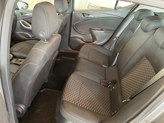 Opel Astra 12 of 19
