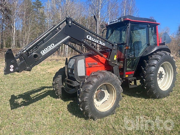 Traktor Skogsutrustad VALTRA 900