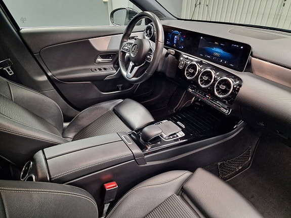 Mercedes-Benz A200 7 of 10